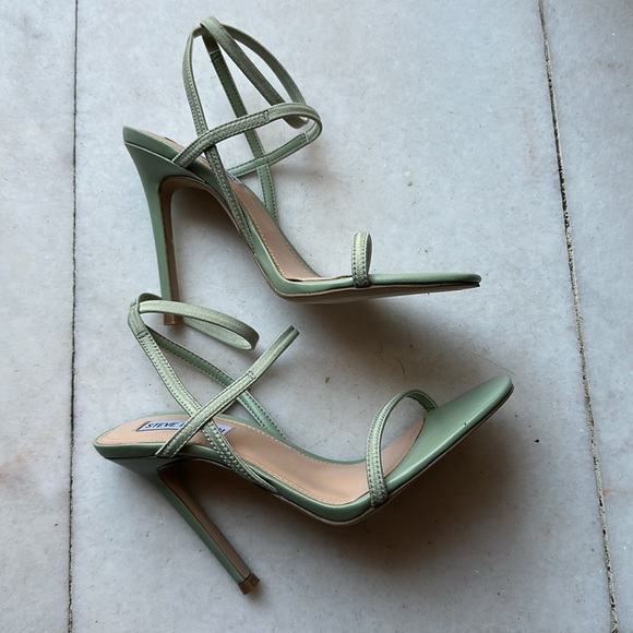 Steve Madden Mint Sandals - Picture 6 of 7
